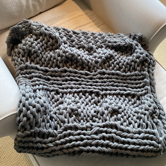 Pottery Barn chunky knit throw - Picture 4 of 6